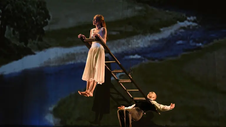 La compañía de danza Momix ofrecerá en el Baluarte su versión de 'Alicia en el País de las Maravillas'. CEDIDA