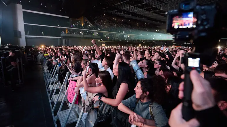 Concierto de Melendi dentro de su gira 20 años sin Noticias, en el Navarra Arena de Pamplona con todas las entradas vendidas ante más de 13.500 espectadores. IÑIGO ALZUGARAY
