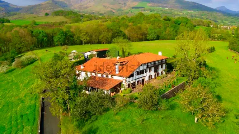 Hotel en venta en el Valle de Baztán. IDEALISTA