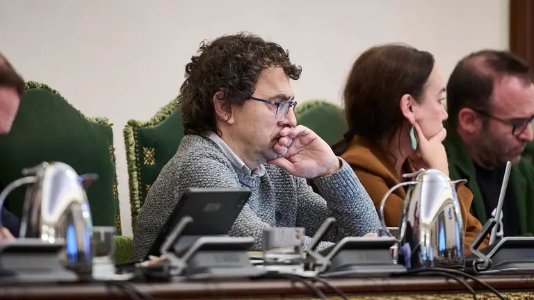 Txema Maule&oacute;n de Contigo Navarra, durante el debate del Estado de la Ciudad. PABLO LASAOSA