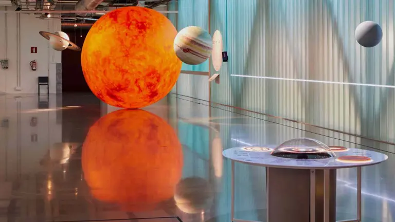 Detalle de la exposición STROM en San Sebastián, donde ha estado antes de venir al Planetario de Pamplona. STROM-Autonomía inclusiva.