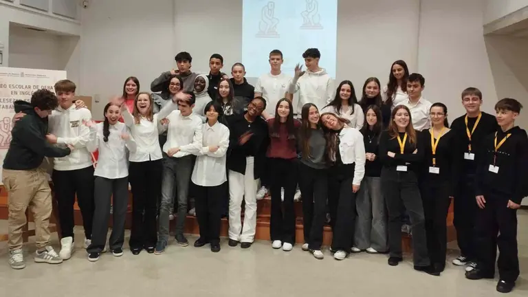 Grupo de participantes de la ESO en el Departamento de Educación. CEDIDA