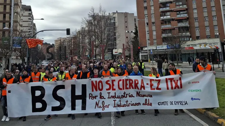 Manifestación en Pamplona en contra del cierre de la planta de BSH en Esquíroz. - EUROPA PRESS