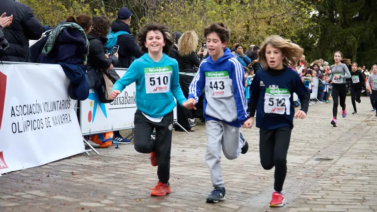XIII Carrera Infantil de la Navidad en la Ciudadela de Pamplona. IÑIGO ALZUGARAY