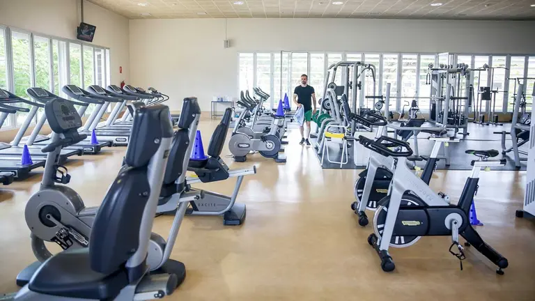 Sala fitness en un polideportivo. Foto Ricardo Rubio / Europa Press.