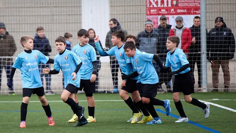 Semifinales del XLII Torneo Interescolar de Osasuna en categor&iacute;a alev&iacute;n mixto disputado en las instalaciones de Tajonar. I&Ntilde;IGO ALZUGARAY