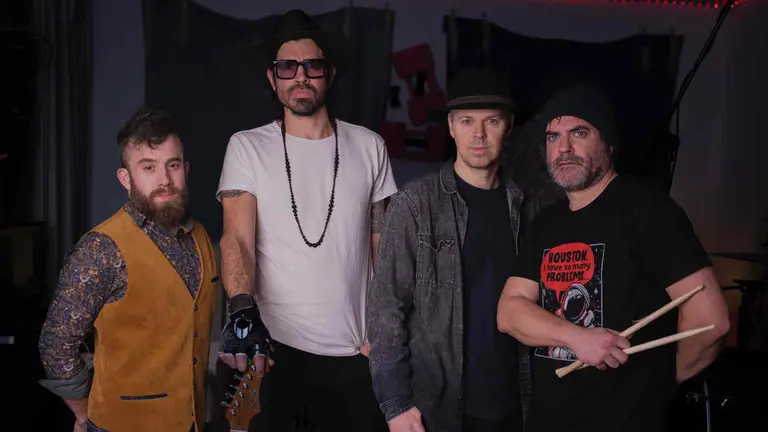 Fernando Pellegrino (segundo por la izquierda) junto a su banda. CEDIDA