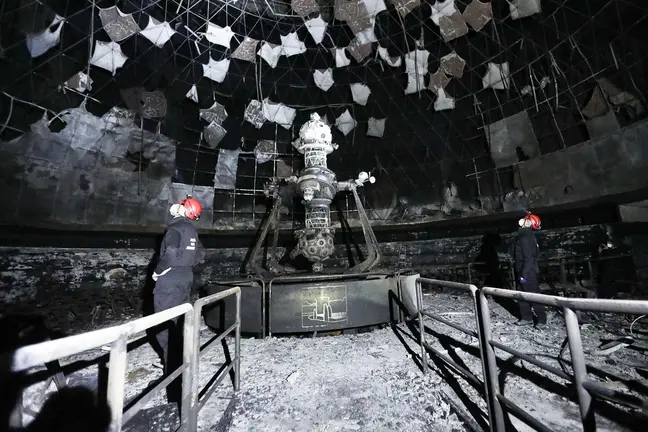 Estado en el que ha quedado el edificio de el Planetario de Pamplona tras el incendio declarado el martes 14 de enero en la sala principal. GN