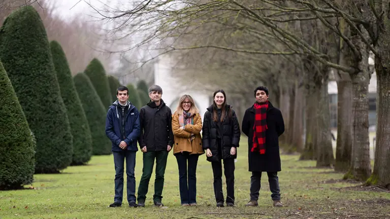 De izq. a dcha., Xabier Pascual, Gonzaga Santesteban, Amalia Ortiz, Mónica Galar y Ricardo García Marreros. UPNA
