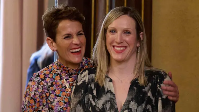 Patricia Fanlo con la presidenta Chivite el día de su toma de posesión. EFE/Iñaki Porto