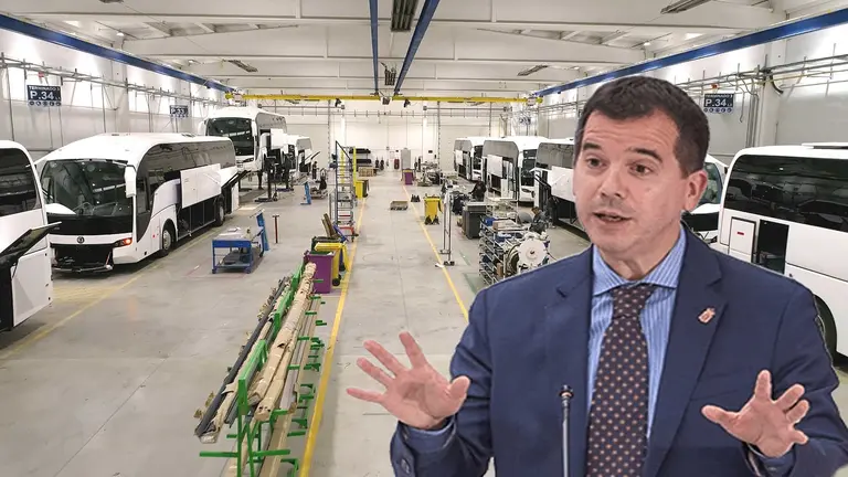 Fotomontaje de Mikel Irujo sobre una vista de la nave de Sunsundegi.