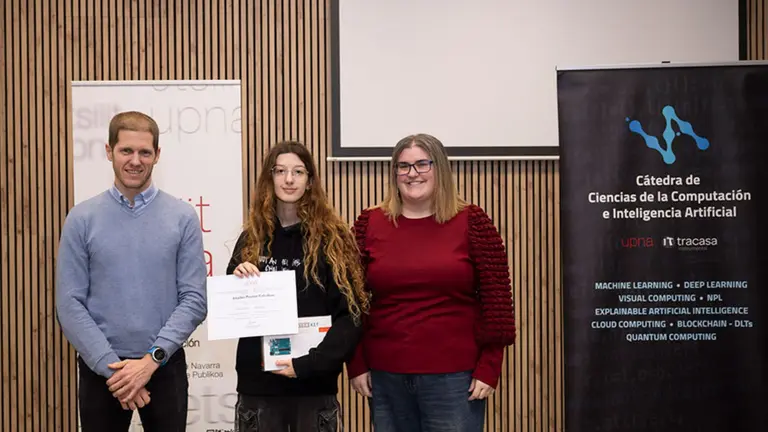 Ariadna Puertas Caballero, del IES Plaza de la Cruz, gana la Olimpiada Inform&aacute;tica de 2025. CEDIDA