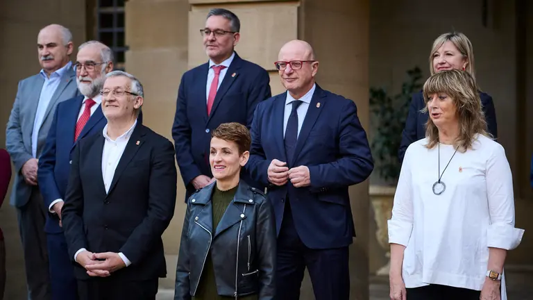 Fotograf&iacute;a de grupo del Gobierno de Navarra. En el centro, en la fila de atr&aacute;s, el nuevo consejero de Universidad, Innovaci&oacute;n y Transformaci&oacute;n Digital, Juan Luis Garc&iacute;a. PABLO LASAOSA