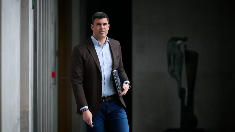 Javier Garc&iacute;a Jim&eacute;nez del PPN en su llegada a la Mesa y Junta de Portavoces. PABLO LASAOSA