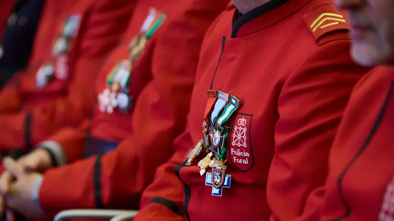 Acto institucional con motivo del Día de la Policía foral, presidido por la presidenta de Navarra, María Chivite, en el que se entregan reconocimientos a personas e instituciones por su colaboración y a agentes del propio cuerpo por sus servicios. IÑIGO ALZUGARAY