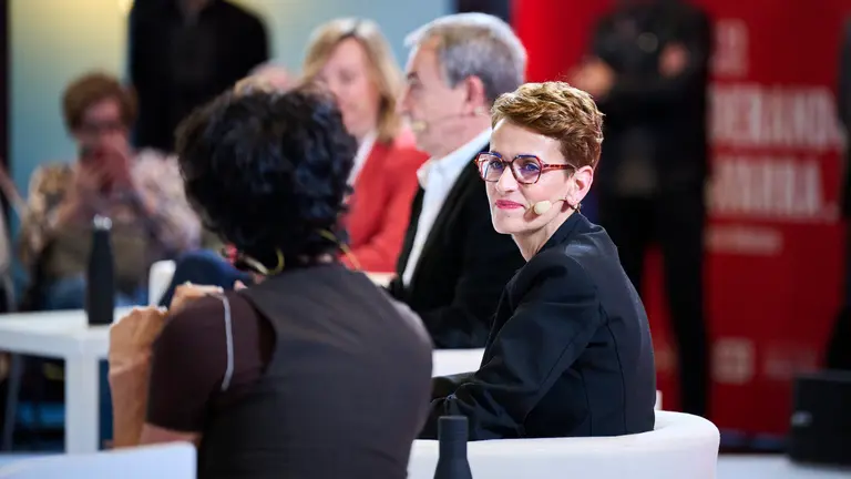 El PSN organiza, en el marco de su 13&ordm; Congreso Regional, un coloquio con el t&iacute;tulo 'Futuro en clave feminista', en el que participan el expresidente del Gobierno Jos&eacute; Luis Rodr&iacute;guez Zapatero , y las ministras Elma Saiz y Pilar Alegr&iacute;a junto con la presidenta del Gobierno de Navarra Mar&iacute;a Chivite. PABLO LASAOSA