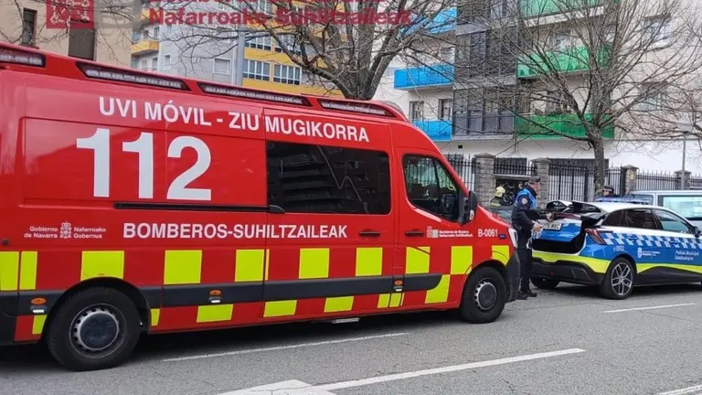 Herido un hombre de 64 a&ntilde;os tras caer del balc&oacute;n de un primer piso en Pamplona.