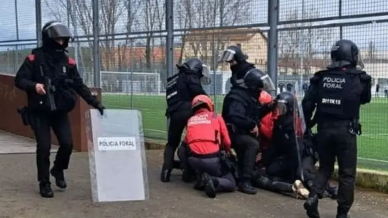 Detenci&oacute;n en Pamplona de persona armada con cuchillo. CEDIDA