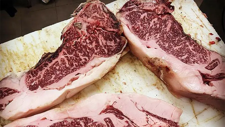 Corte de carne de buey. CASA LOLA