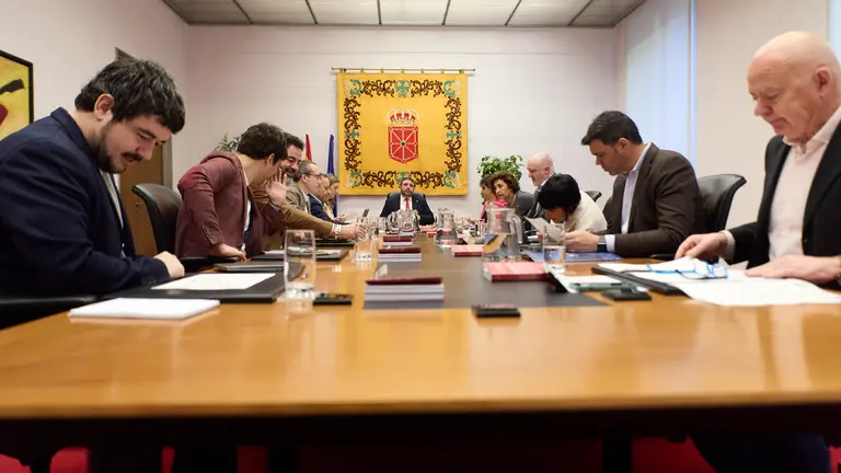 Sesión semanal de la Mesa y Junta de Portavoces del Parlamento de Navarra. IÑIGO ALZUGARAY