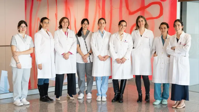 Parte del equipo de ginec&oacute;logas, obstetras, matronas y auxiliares de Enfermer&iacute;a de la Cl&iacute;nica Universidad de Navarra que han acudido la II Jornada Nacional de Cuidados Paliativos Perinatales. CEDIDA