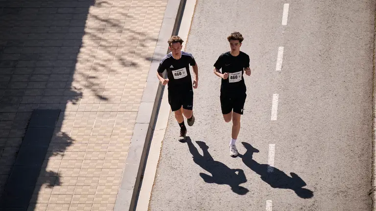 Carrera solidaria 'Corre por una causa, corre por la Infancia en emergencia', organizada por la ONG Alboan, el colegio San Ignacio, el Centro Loyola y el Centro Lasa. PABLO LASAOSA