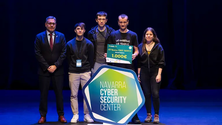 Equipo ganador del primer premio (CI Mar&iacute;a Ana Sanz). CEDIDA