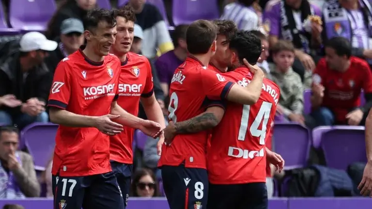 Los jugadores rojillos celebran el gol de Rubén García en Valladolid. CA Osasuna.