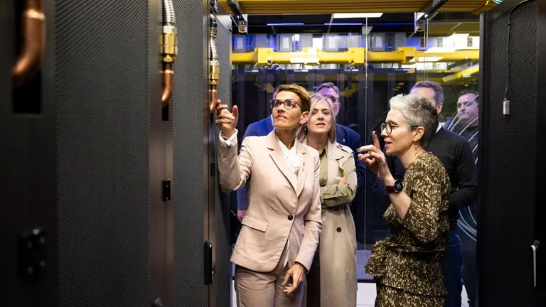 La Presidenta Chivite inaugura la ampliaci&oacute;n del CPD del Gobierno de Navarra. GOBIERNO DE NAVARRA