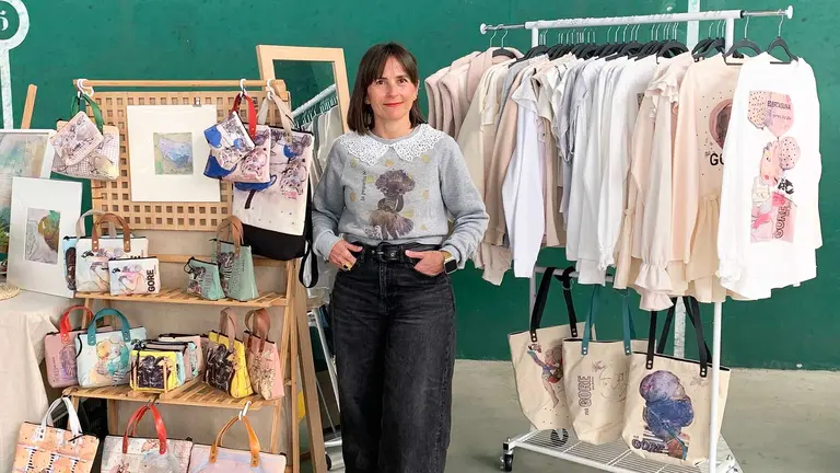 Nagore San Felices en una exposición de artesanía local en Murieta. Navarra.com