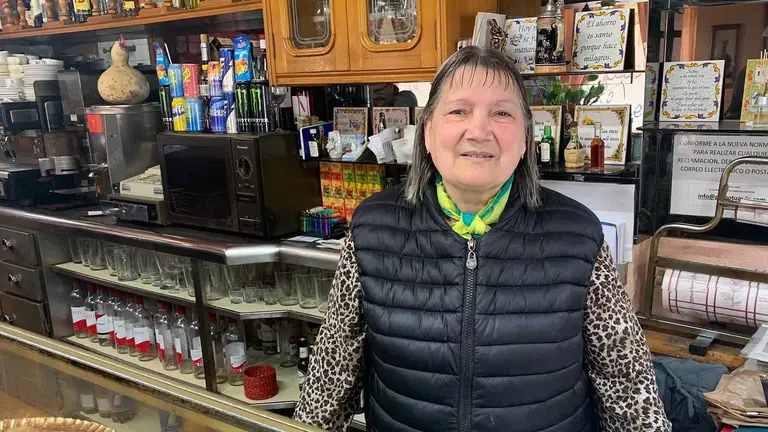 Laura Vicente en la barra de la cafetería Lorea en la Rochapea. Navarra.com