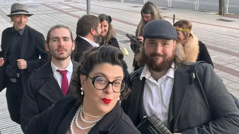 El Hotel Albret de Pamplona propone una cena de misterio en la que tendrás que resolver un crímen. VIAJES DIVERTIS