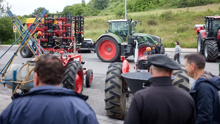 Con motivo del d&iacute;a de San Isidro, patr&oacute;n de los agricultores, la Asociaci&oacute;n Semilla y Belarra celebra un acto para mostrar la evoluci&oacute;n de la maquinaria agr&iacute;cola. I&Ntilde;IGO ALZUGARAY
