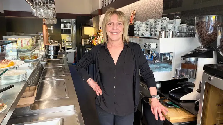 Mari Fe Arana es la hostelera que dirige el Bar Cali en Pamplona. Navarra.com