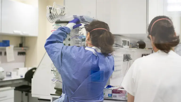 Técnicas en el laboratorio de IrsiCaixa. IrsiCaixa