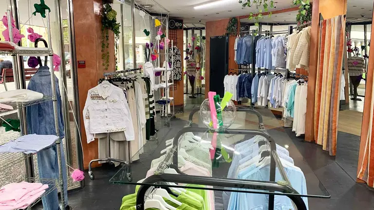 Interior de la tienda Hiedras en el barrio de Iturrama en Pamplona. Navarra.com