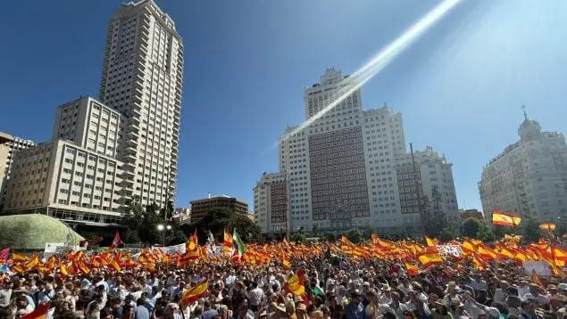 Concentraci&oacute;n en la Plaza de Espa&ntilde;a. OK DIARIO