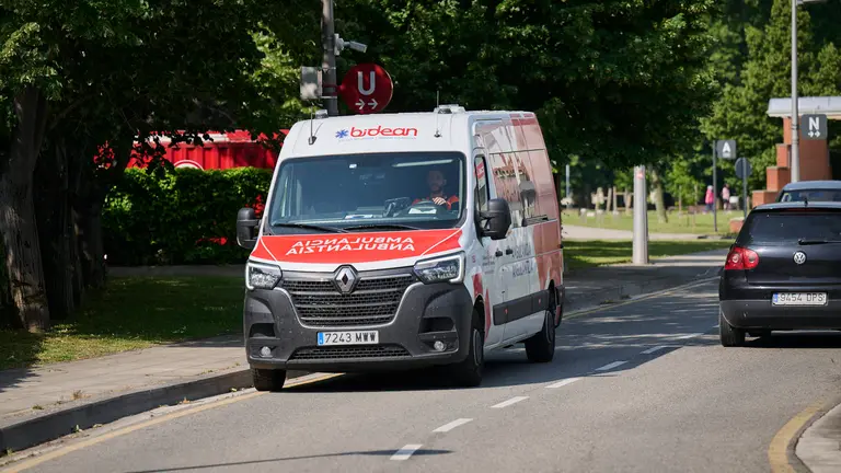 Ambulancia de la empresa p&uacute;blica Bidean. PABLO LASAOSA