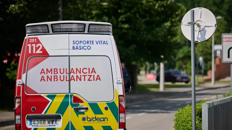 Ambulancia de la empresa p&uacute;blica Bidean. PABLO LASAOSA