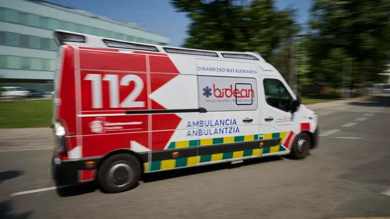 Ambulancia de la empresa p&uacute;blica Bidean. PABLO LASAOSA
