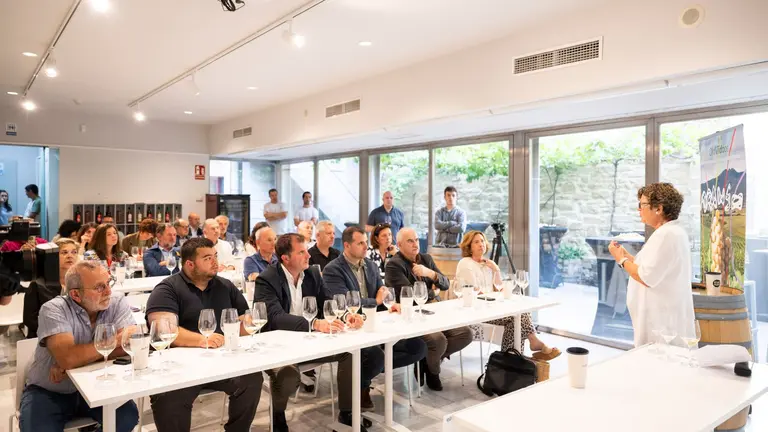 Presentaci&oacute;n en Olite de la nueva variedad de uva Musa en la que ha participado el consejero Aierdi. GOBIERNO DE NAVARRA