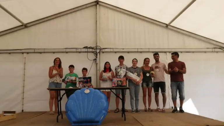 Ganadores y organizadores del I Concurso Internacional de Lanzamiento de Concha Pregrina en Zariquiegui. CEDIDA