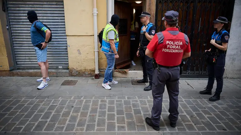 Operaci&oacute;n de la Polic&iacute;a Municipal y la Polic&iacute;a Foral contra una banda criminal que actuaba en el Casco Antiguo de Pamplona. PABLO LASAOSA