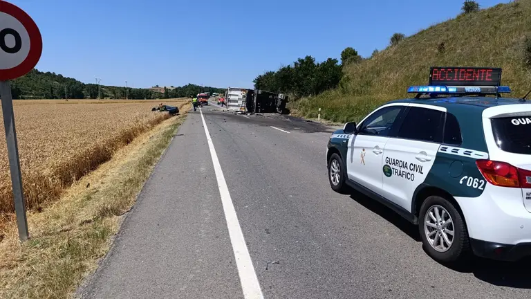Guardia Civil atiende un accidente vial con una persona fallecida en Pueyo. CEDID