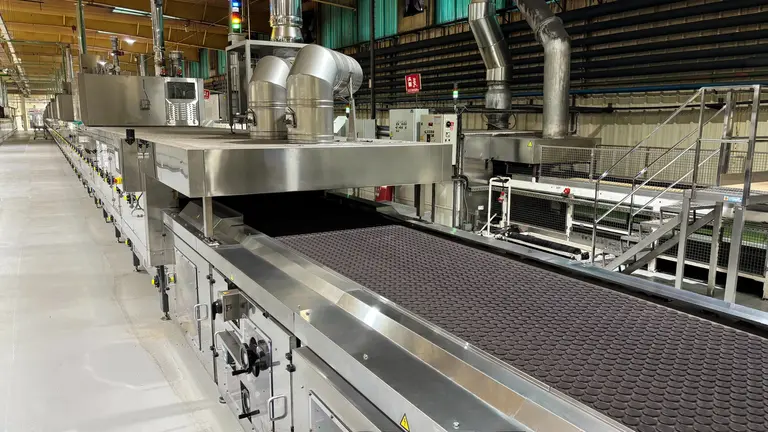 La planta de Viana de Mondelēz Espa&ntilde;a inaugura el primer horno el&eacute;ctrico de OREO. CEDIDA