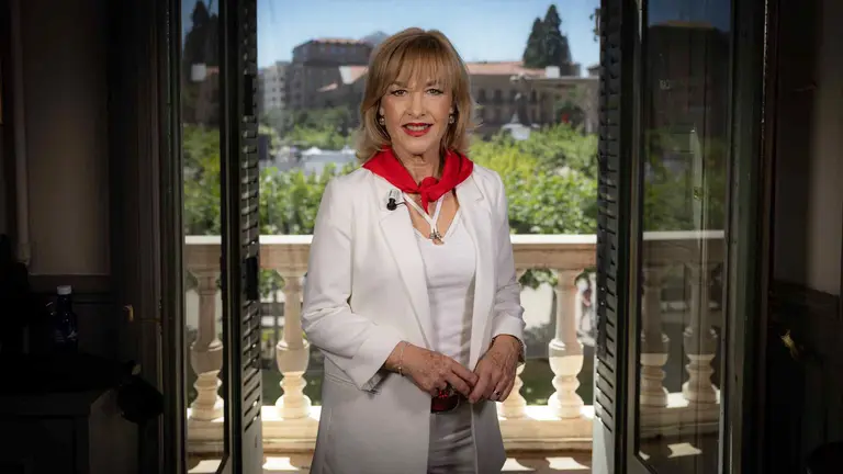 La periodista de RTVE Navarra Ana Valencia Alfaro en San Fermín. Maite H. Mateo