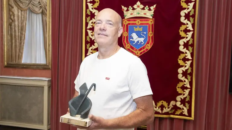 El diseñador danés Gunnar Boerge recibe el San Fermín de Oro del XXIII Concurso de Fuegos Artificiales
- AYUNTAMIENTO DE PAMPLONA -CRISTINA NUÑEZ BAQUEDANO