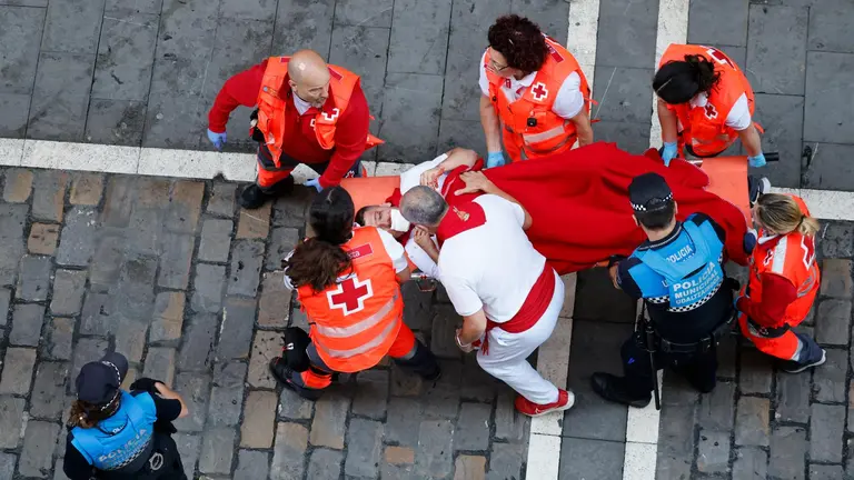Cuarto encierro de San Fermín 2025 el día 10 de julio con toros de Victoriano del Río en Estafeta. EFE - VILLAR LÓPEZ (13)