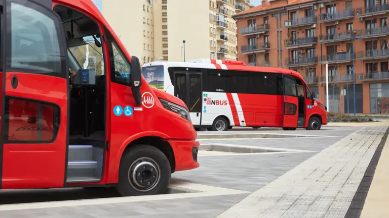 Imagen de unos autobuses de NBus. GOBIERNO DE NAVARRA