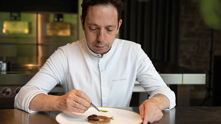 El cocinero David Y&aacute;rnoz. EL MOLINO DE URD&Aacute;NIZ